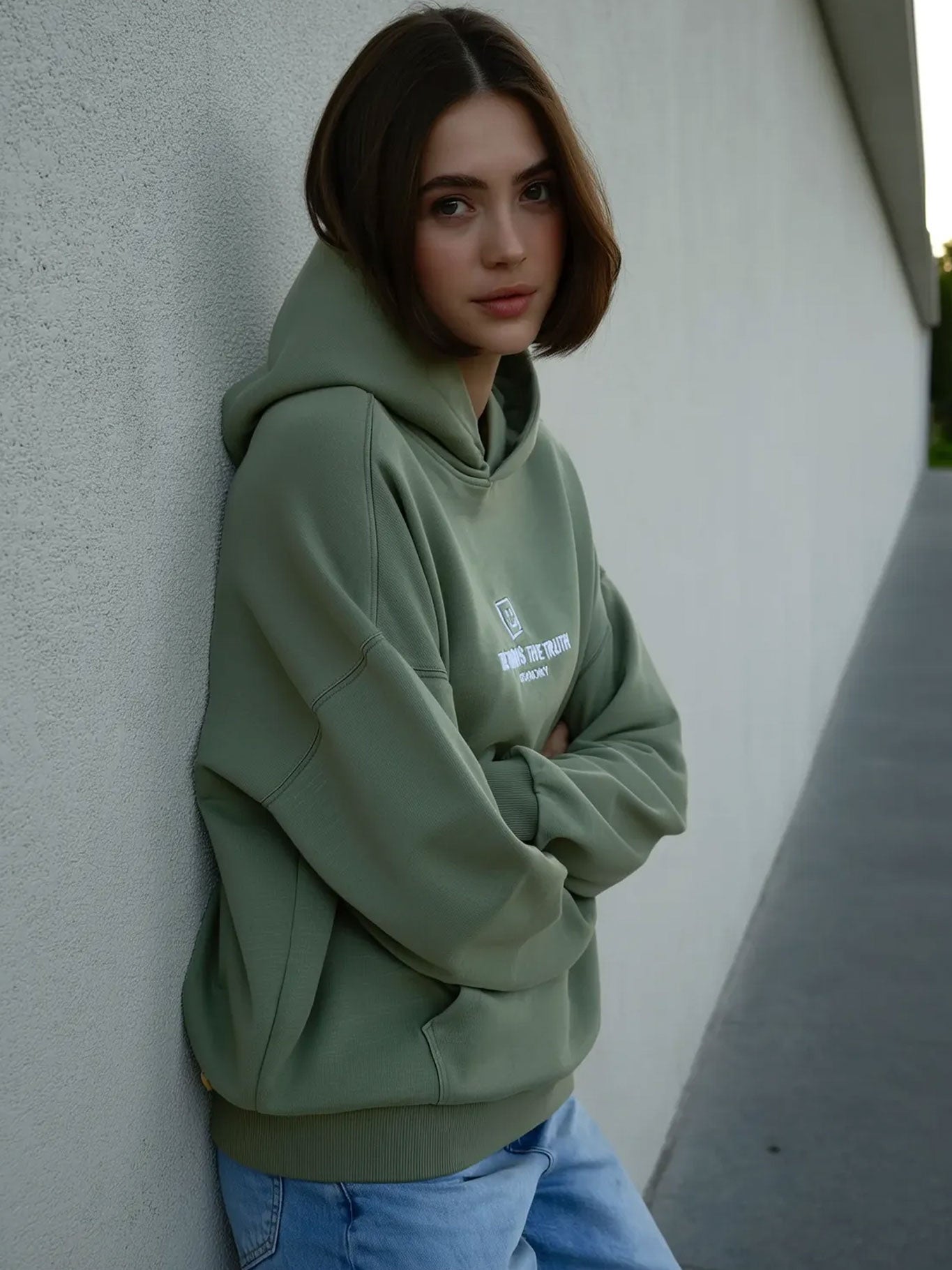 Sudadera boxy Unisex LOCO MONKY Trip B Olive by LOCO MONKY