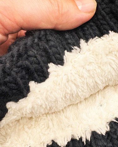 Gorro con pompón y forro interior de pelo de Loco Monky by LOCO MONKY