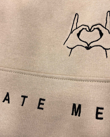 Sudadera unisex Oversize Love Me & Hate Me II logo bordado de Loco Monky by LOCO MONKY