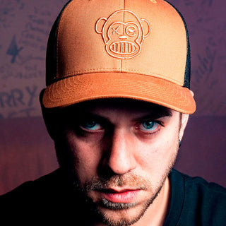 Trucker vs Snapback: El Renacer del Estilo Urbano con Loco Monky