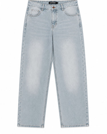 Pantalón vaquero de color azul claro con corte recto y detalles de desgaste, etiqueta visible de Loco Monky.