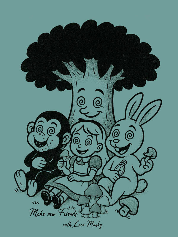 Camiseta verde con ilustración de un mono, una niña y un conejo bajo un árbol, con texto de Loco Monky.