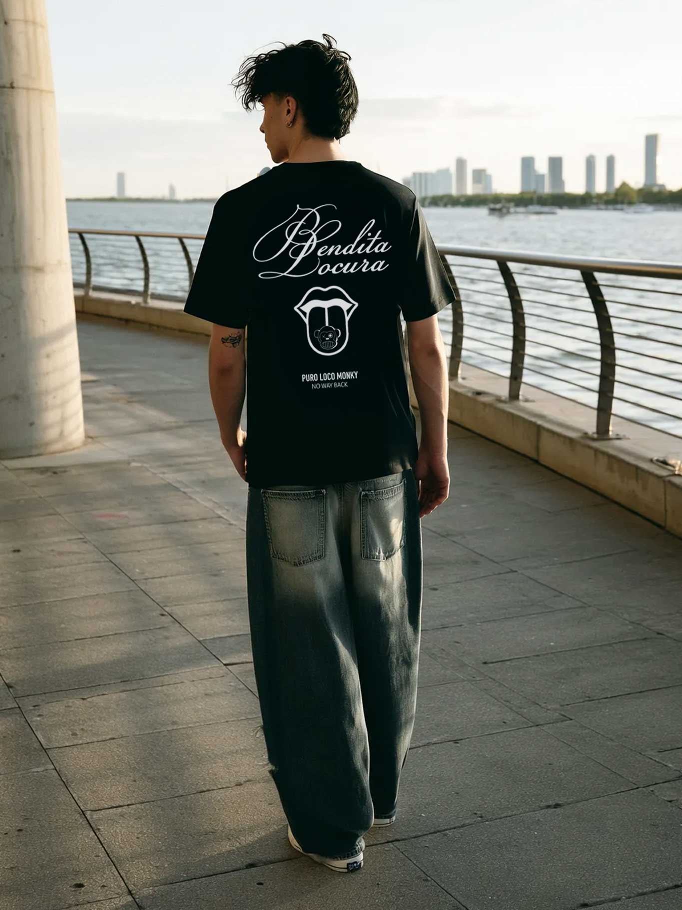 Camiseta Bendita Locura III de Loco Monky Black