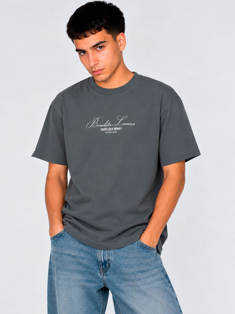 Camiseta Bendita Locura Bordado de Loco Monky Dark Grey