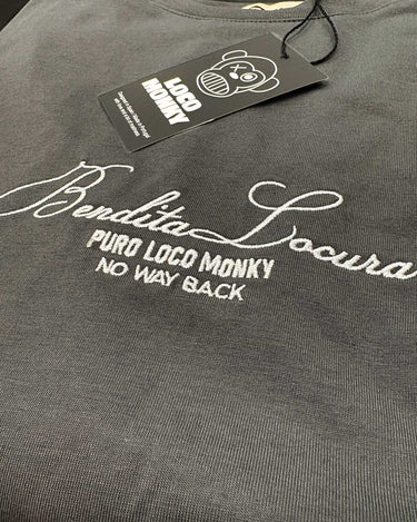 Camiseta Bendita Locura Bordado de Loco Monky Dark Grey camisetas de hombre LOCO MONKY