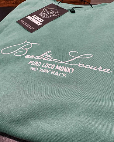 Camiseta Bendita Locura Bordado de Loco Monky Green camisetas de hombre LOCO MONKY