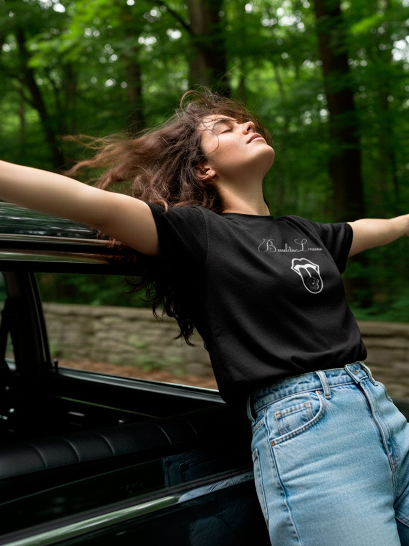 Camiseta Mujer Bendita Locura III de Loco Monky Black