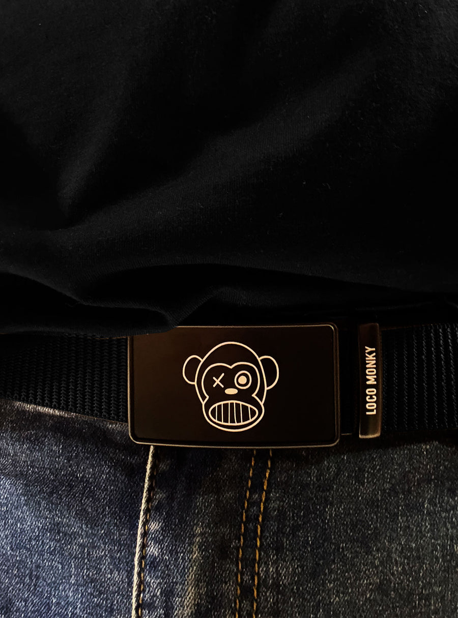 Cinturón ajustable Loco Monky Black, un accesorio urbano unisex de nylon, ideal para cualquier estilo.