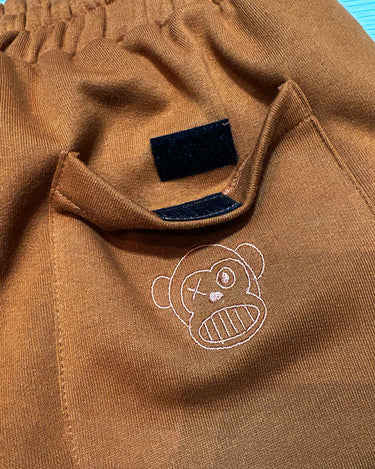 Pantalón Oversize Unisex Lazy de Loco Monky color Brown pantalones hombre sport LOCO MONKY