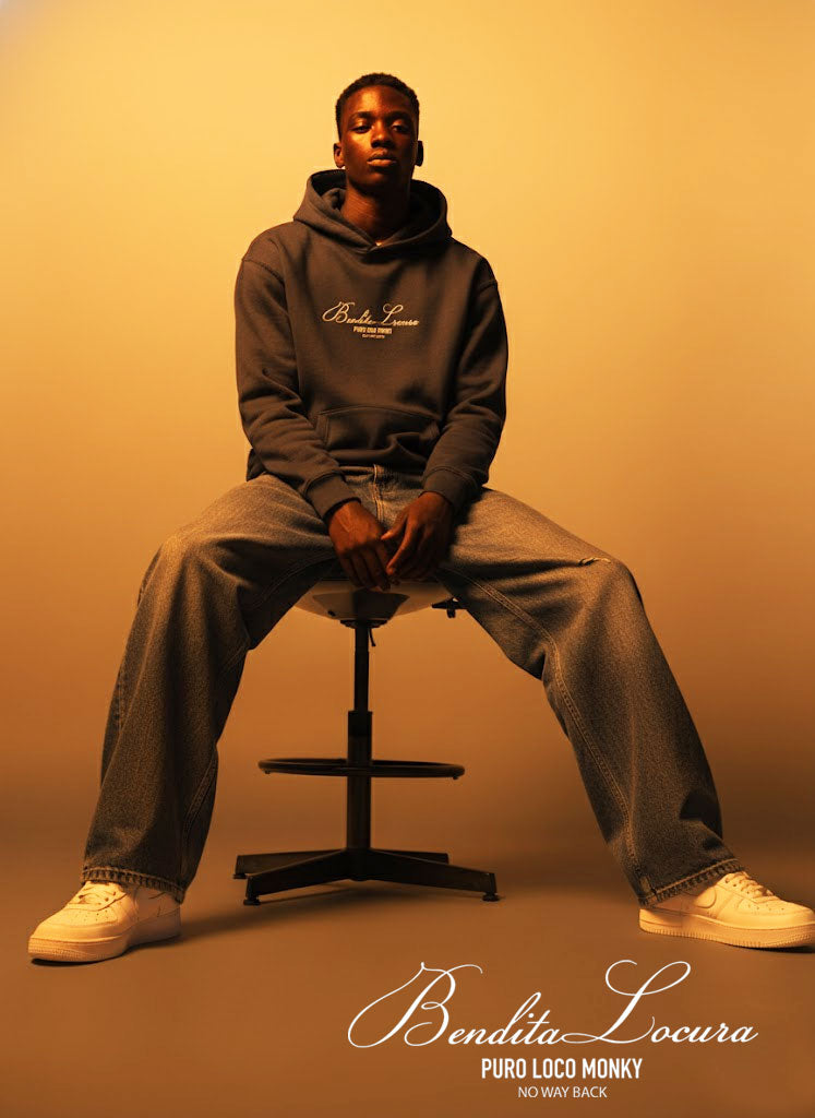 Sudadera Unisex Bendita Locura Bordado de Loco Monky Dark Grey