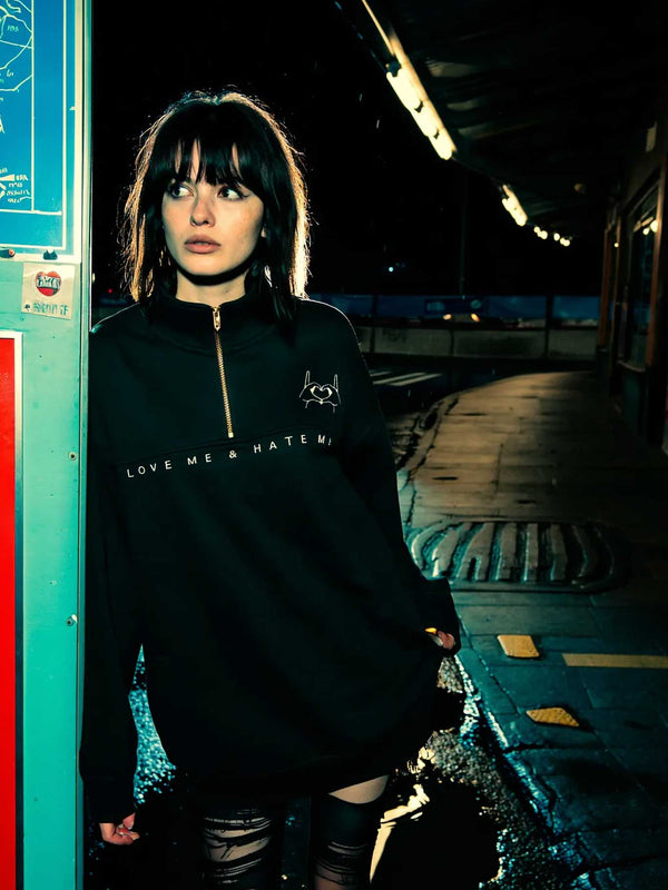 Sudadera Oversize Unisex Love Me & Hate Me de Loco Monky Black by LOCO MONKY