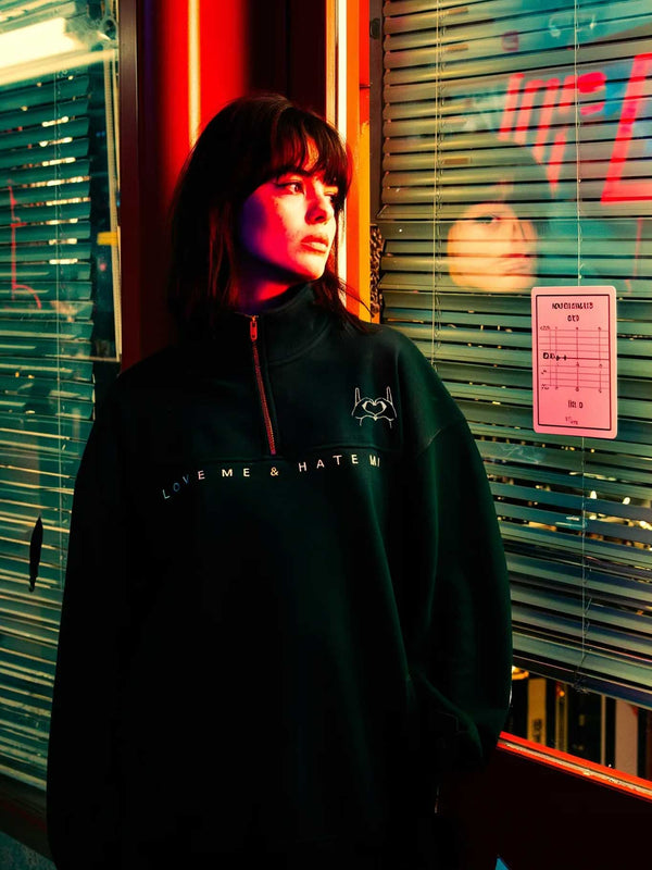 Sudadera Oversize Unisex Love Me & Hate Me de Loco Monky Black by LOCO MONKY