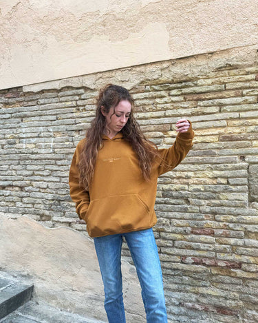 Sudadera oversize Lazy de Loco Monky Brown, 100% algodón, perfecta para un estilo urbano y cómodo.