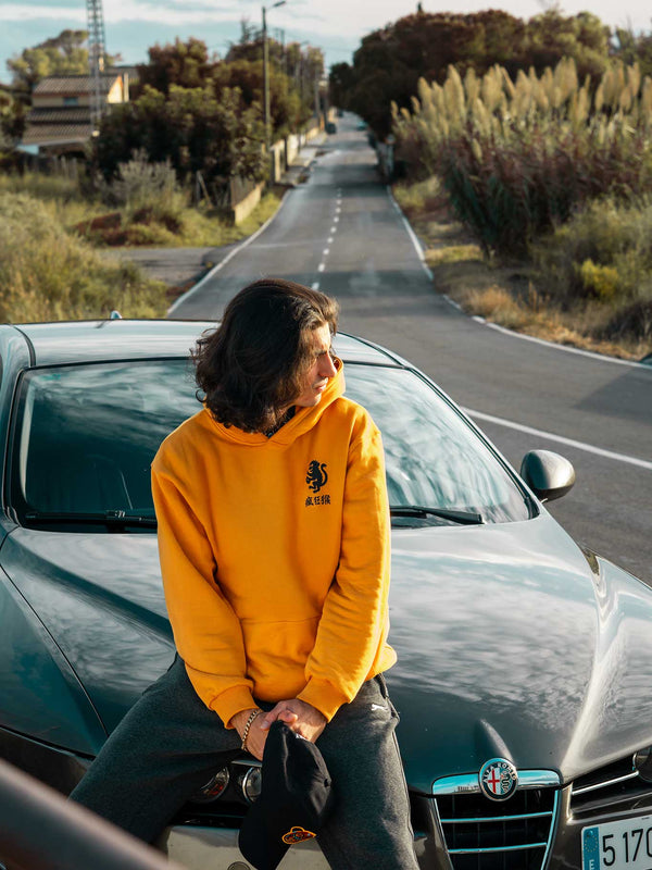 Sudadera Unisex New Year de Loco Monky Mustard by LOCO MONKY